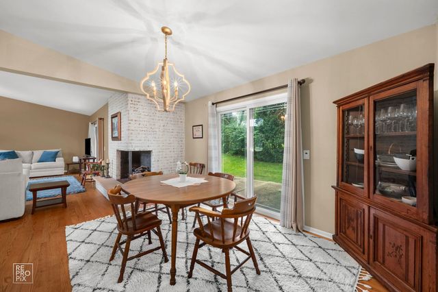 6S575 Bridlespur Drive, Naperville, IL 60540