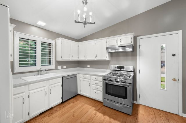 6S575 Bridlespur Drive, Naperville, IL 60540