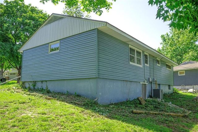 400 Lacy Lane, Belton, MO 64012