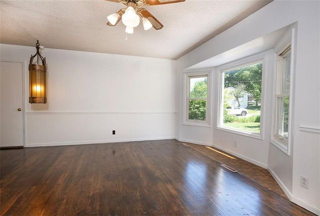 400 Lacy Lane, Belton, MO 64012
