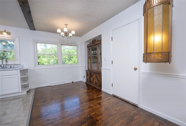 400 Lacy Lane, Belton, MO 64012