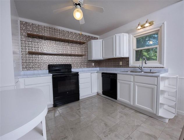 400 Lacy Lane, Belton, MO 64012