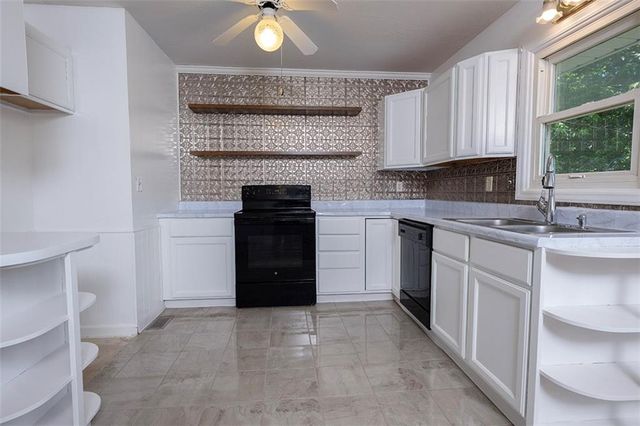 400 Lacy Lane, Belton, MO 64012