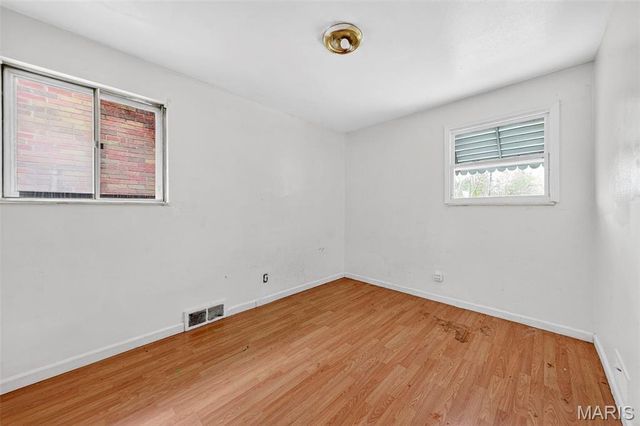 4211 Ravenwood Avenue, St Louis, MO 63121