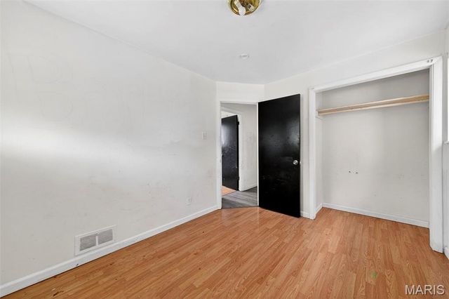 4211 Ravenwood Avenue, St Louis, MO 63121