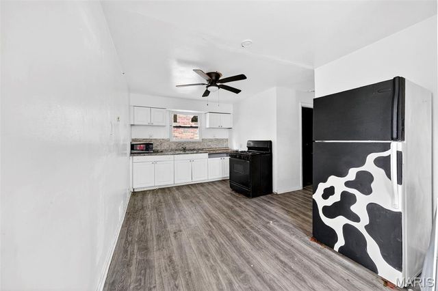 4211 Ravenwood Avenue, St Louis, MO 63121