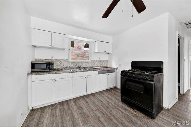 4211 Ravenwood Avenue, St Louis, MO 63121