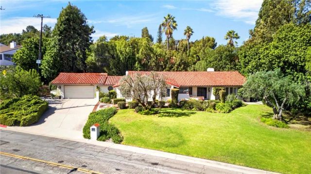 2101 Pioneer Avenue, Fullerton, CA 92831