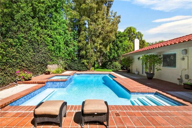 2101 Pioneer Avenue, Fullerton, CA 92831