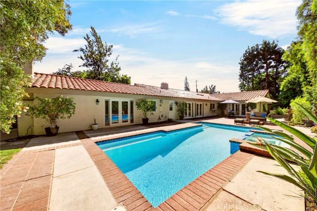 2101 Pioneer Avenue, Fullerton, CA 92831