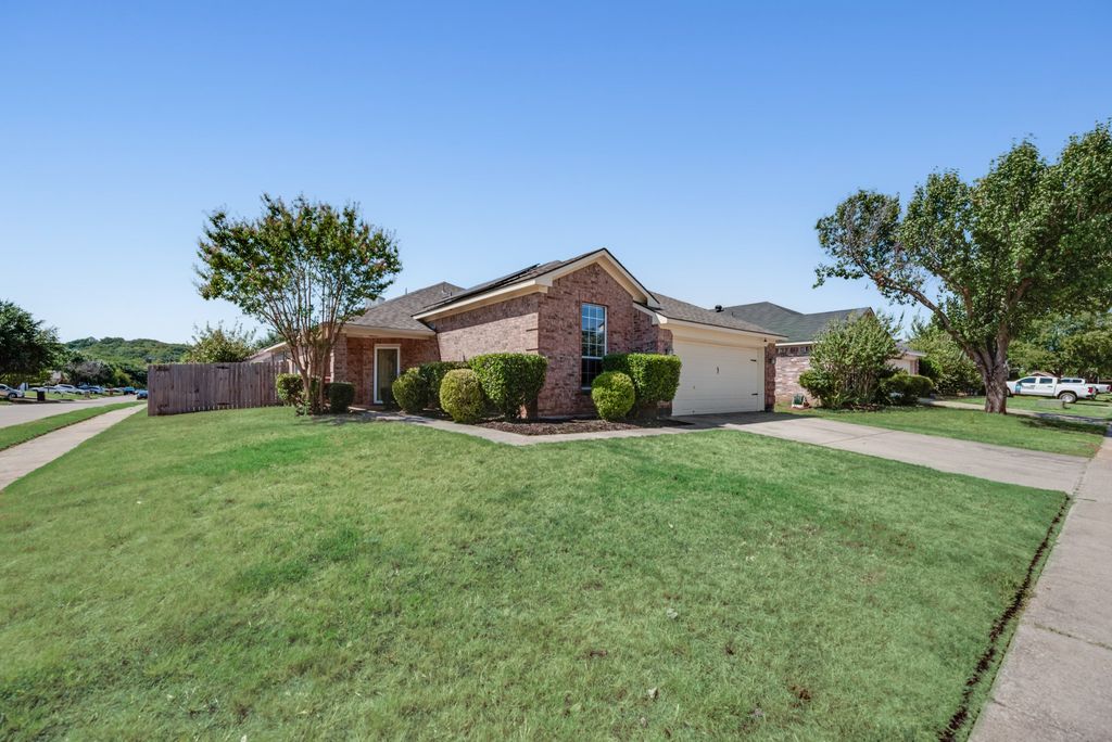 7266 Wild Wing Drive, Fort Worth, TX 76120 — photo 2