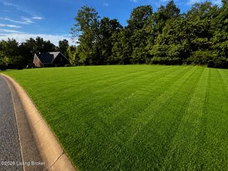 1834 Grand Ridge Rd, Louisville, KY 40214