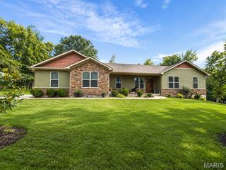 8 Eva Drive, De Soto, MO 63020