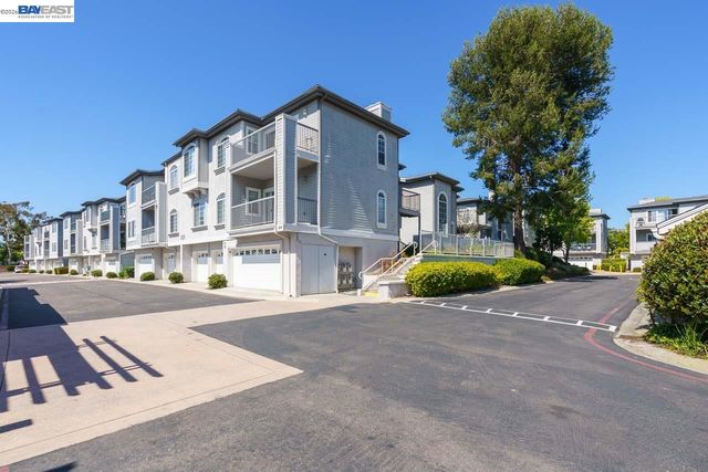 8591 Via Mallorca F, San Diego, CA 92037
