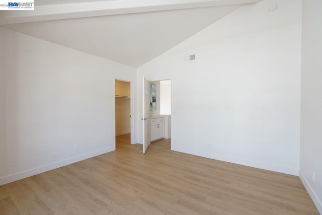 8591 Via Mallorca F, San Diego, CA 92037