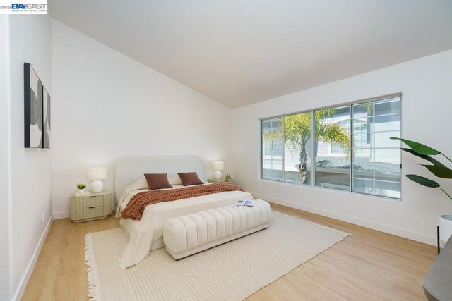 8591 Via Mallorca F, San Diego, CA 92037