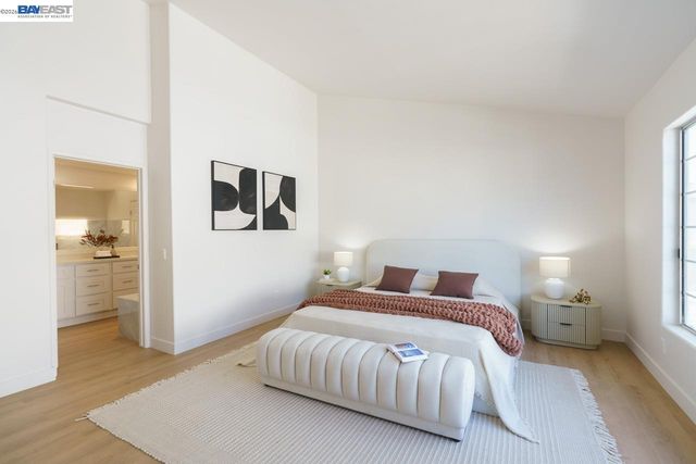 8591 Via Mallorca F, San Diego, CA 92037