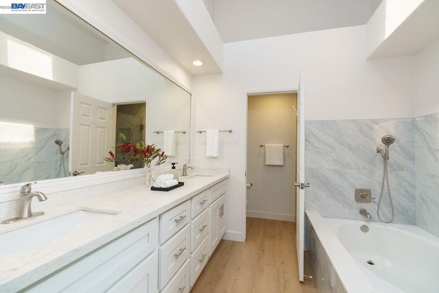 8591 Via Mallorca F, San Diego, CA 92037