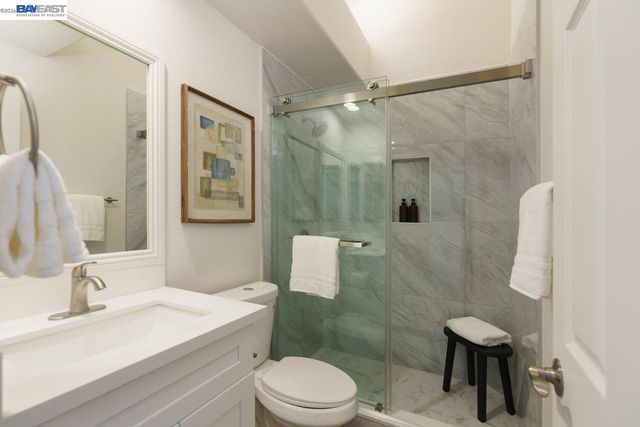8591 Via Mallorca F, San Diego, CA 92037