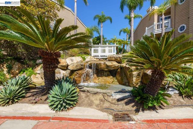 8591 Via Mallorca F, San Diego, CA 92037