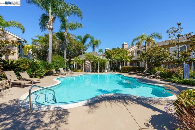 8591 Via Mallorca F, San Diego, CA 92037