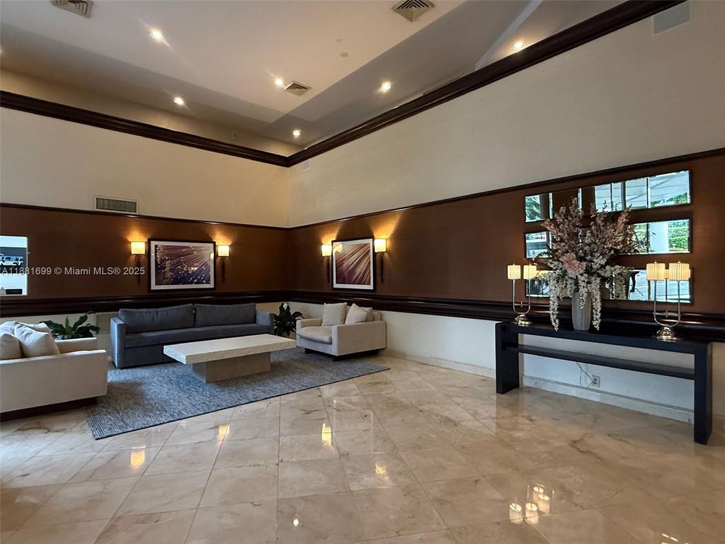 3400 NE 192nd St 2103, Aventura, FL 33180