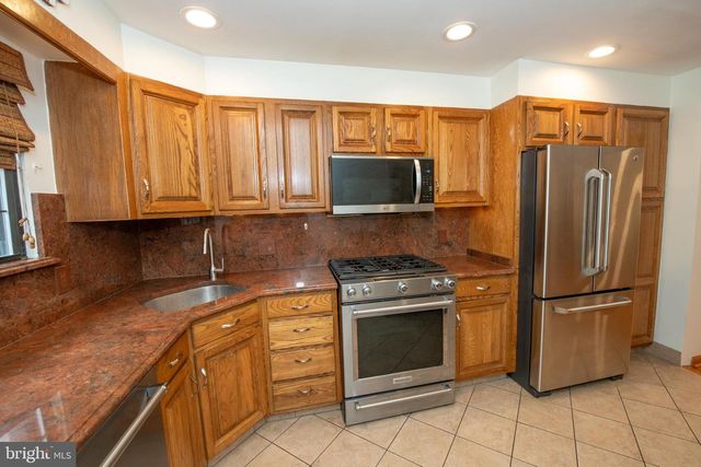 2650 S HICKS ST, Philadelphia, PA 19145