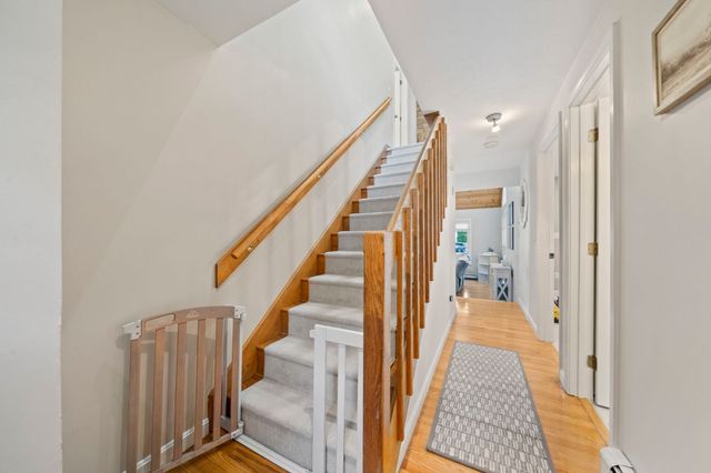 10 Spectacle Pond Terrace, Wareham, MA 02538