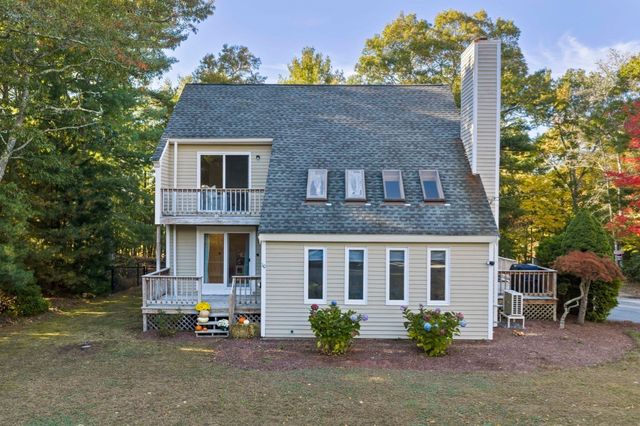 10 Spectacle Pond Terrace, Wareham, MA 02538