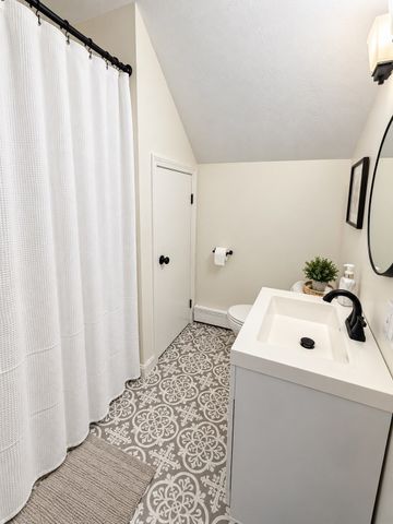 10 Spectacle Pond Terrace, Wareham, MA 02538