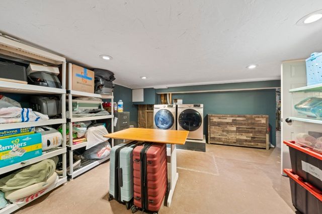 10 Spectacle Pond Terrace, Wareham, MA 02538