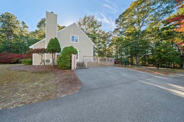 10 Spectacle Pond Terrace, Wareham, MA 02538