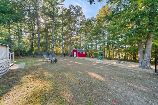 10 Spectacle Pond Terrace, Wareham, MA 02538