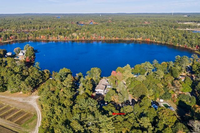 10 Spectacle Pond Terrace, Wareham, MA 02538