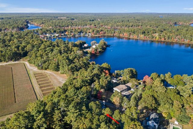 10 Spectacle Pond Terrace, Wareham, MA 02538