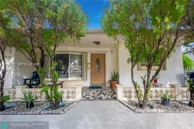 1109 NE 4th Court, Hallandale Beach, FL 33009