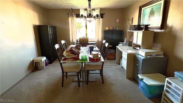 2933 Crestwood Drive NW, Warren, OH 44485