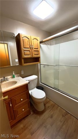 2933 Crestwood Drive NW, Warren, OH 44485
