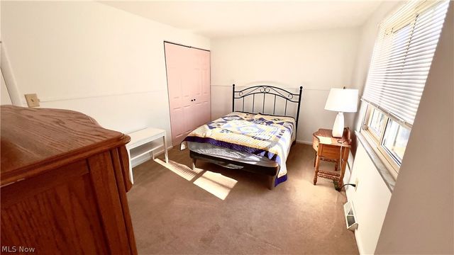 2933 Crestwood Drive NW, Warren, OH 44485