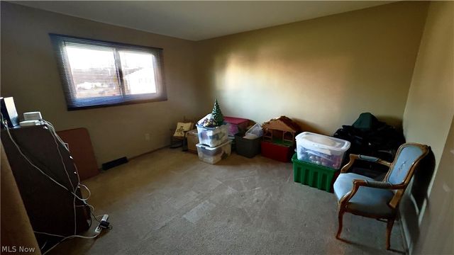 2933 Crestwood Drive NW, Warren, OH 44485