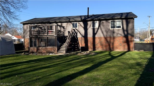 2933 Crestwood Drive NW, Warren, OH 44485
