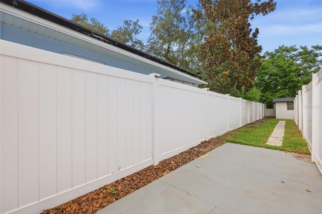 1711 WHITE AVENUE B2, Orlando, FL 32806