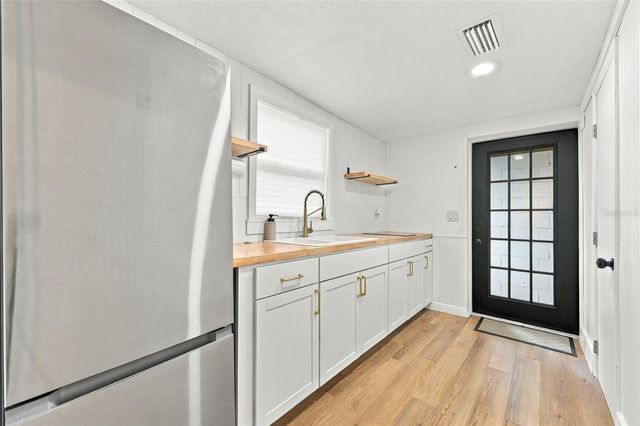 1711 WHITE AVENUE B2, Orlando, FL 32806