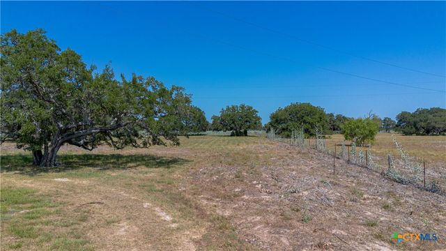 3752 Fm-77, Nixon, TX 78140