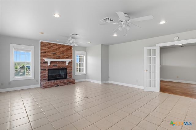 3752 Fm-77, Nixon, TX 78140