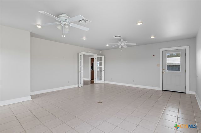 3752 Fm-77, Nixon, TX 78140