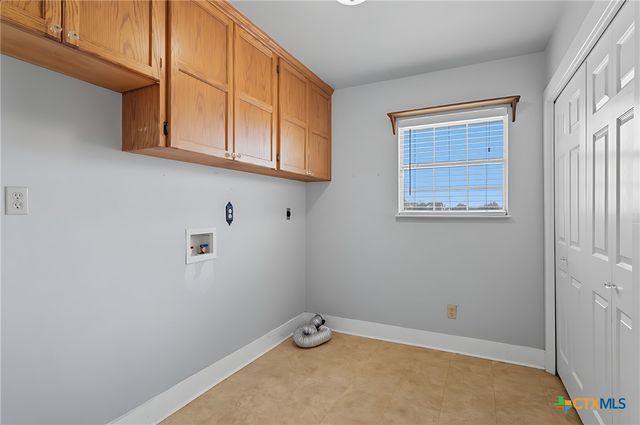 3752 Fm-77, Nixon, TX 78140