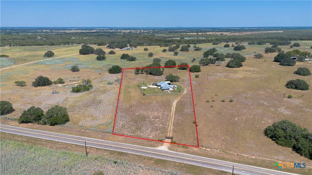 3752 Fm-77, Nixon, TX 78140
