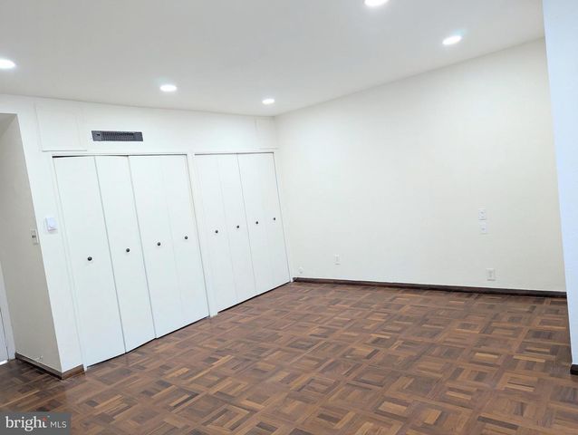 1545 W PASSYUNK AVE, Philadelphia, PA 19145