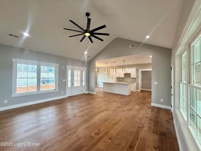 310 Turnbury Ln, Bardstown, KY 40004